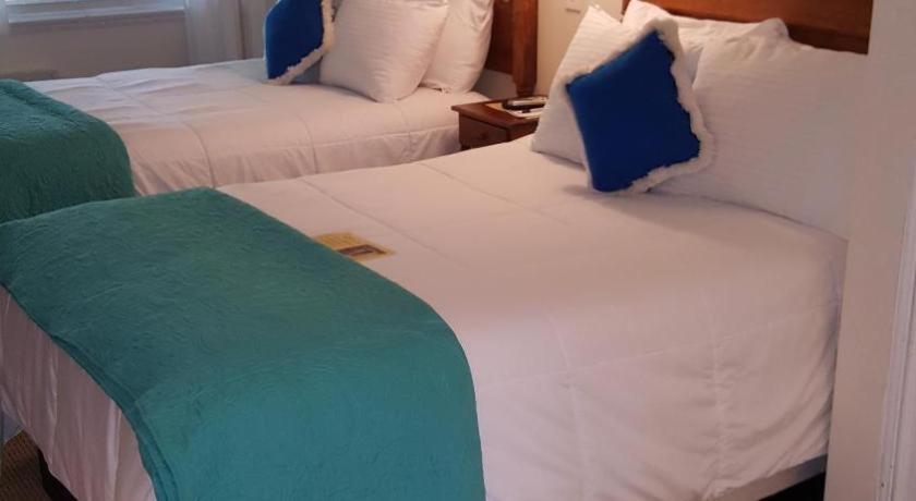 The Caribbean Court Boutique Hotel Веро Бич Экстерьер фото