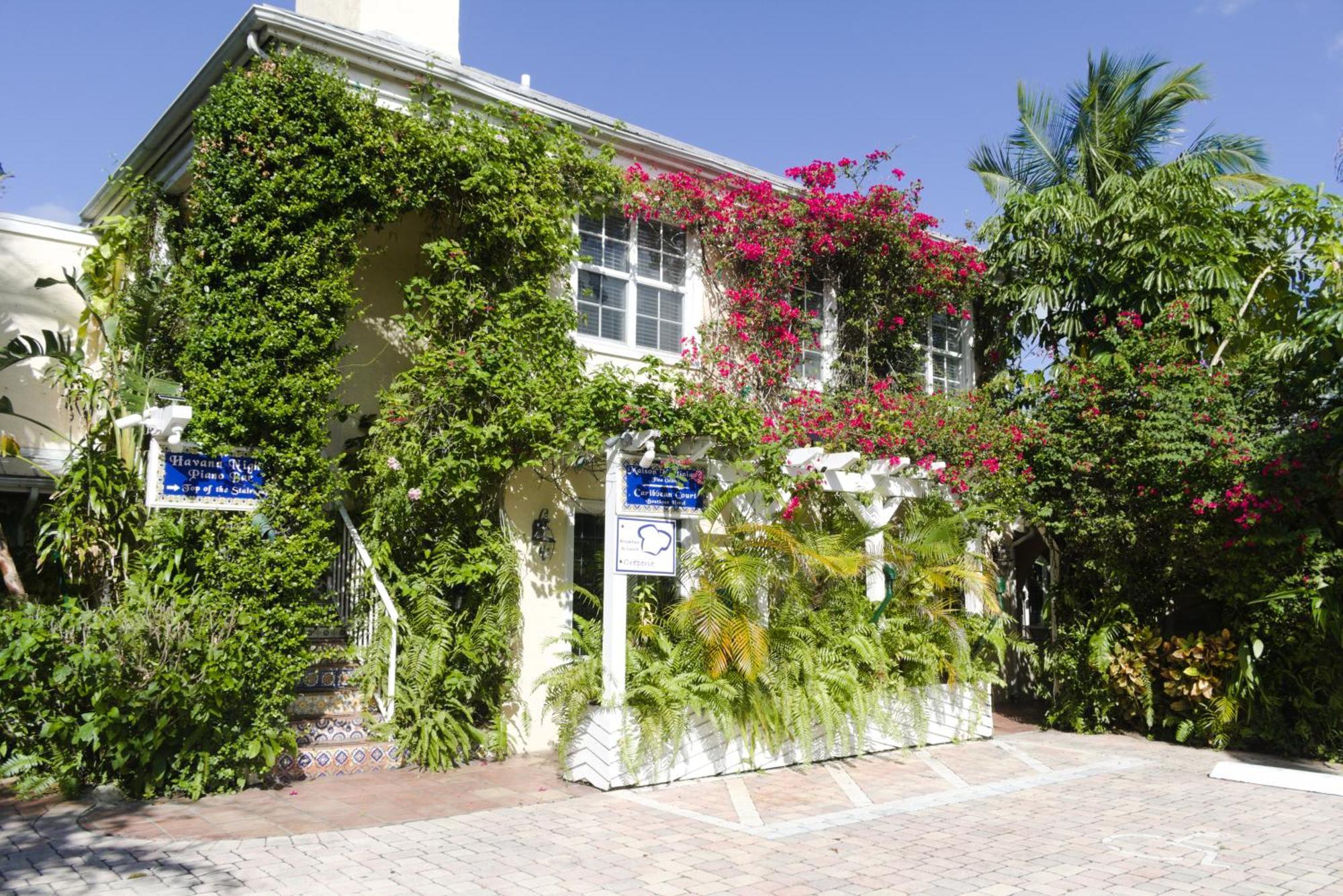 The Caribbean Court Boutique Hotel Веро Бич Экстерьер фото