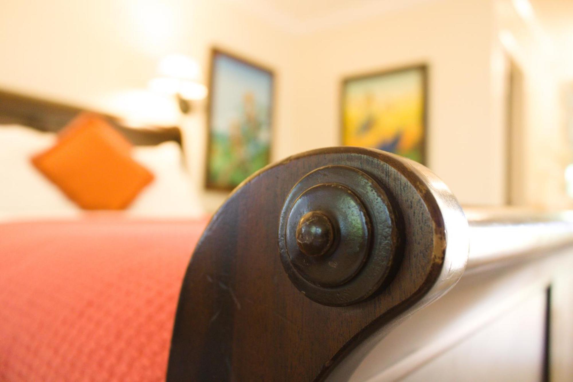 The Caribbean Court Boutique Hotel Веро Бич Экстерьер фото